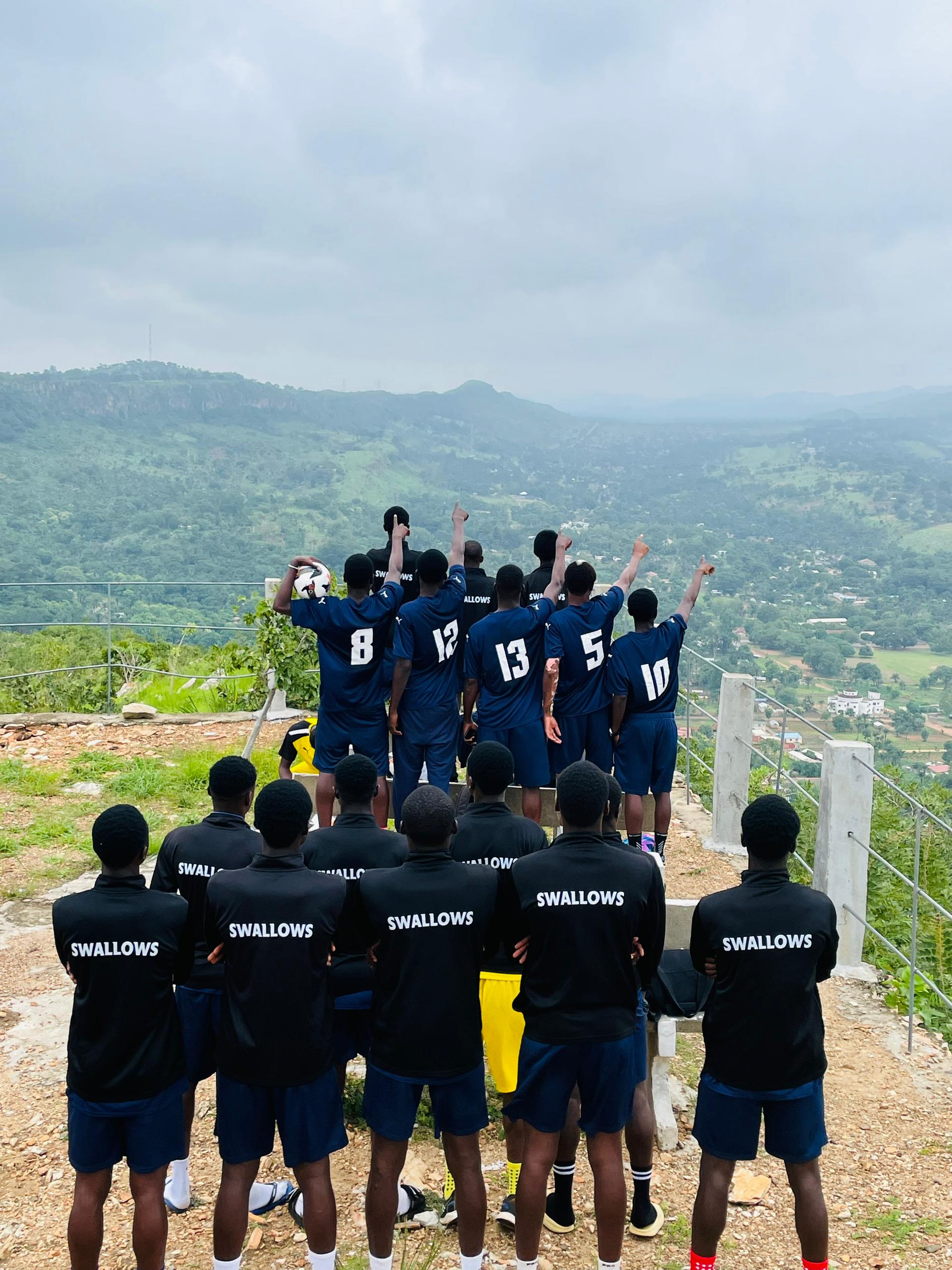 Les U17 de l'Académie Swallows sur les monts Défalé
